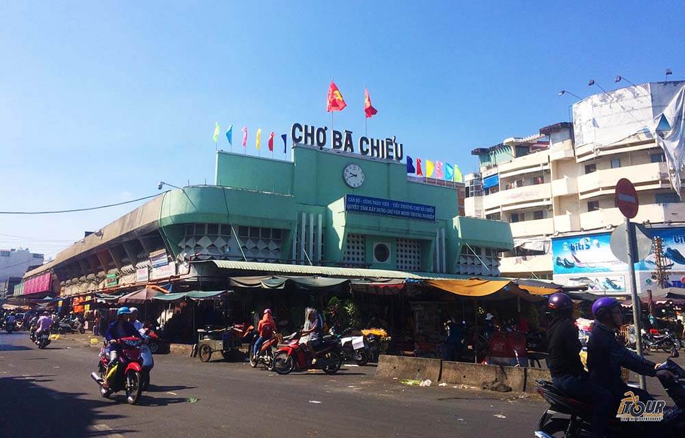 Food Tour 1: Discover Saigon's Flavors! (Binh Thanh District)